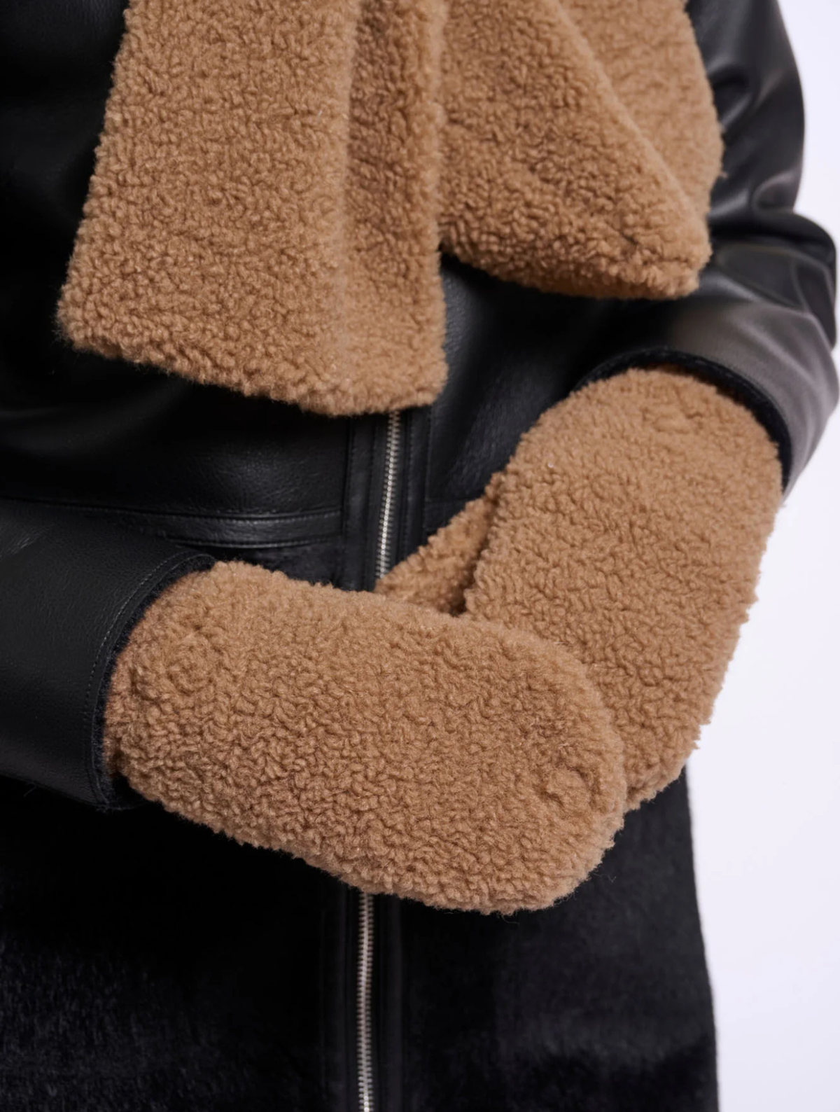 Aleida Teddy Gloves