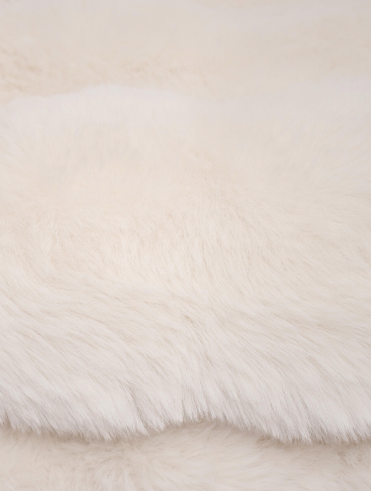 Serge Faux Fur Blanket