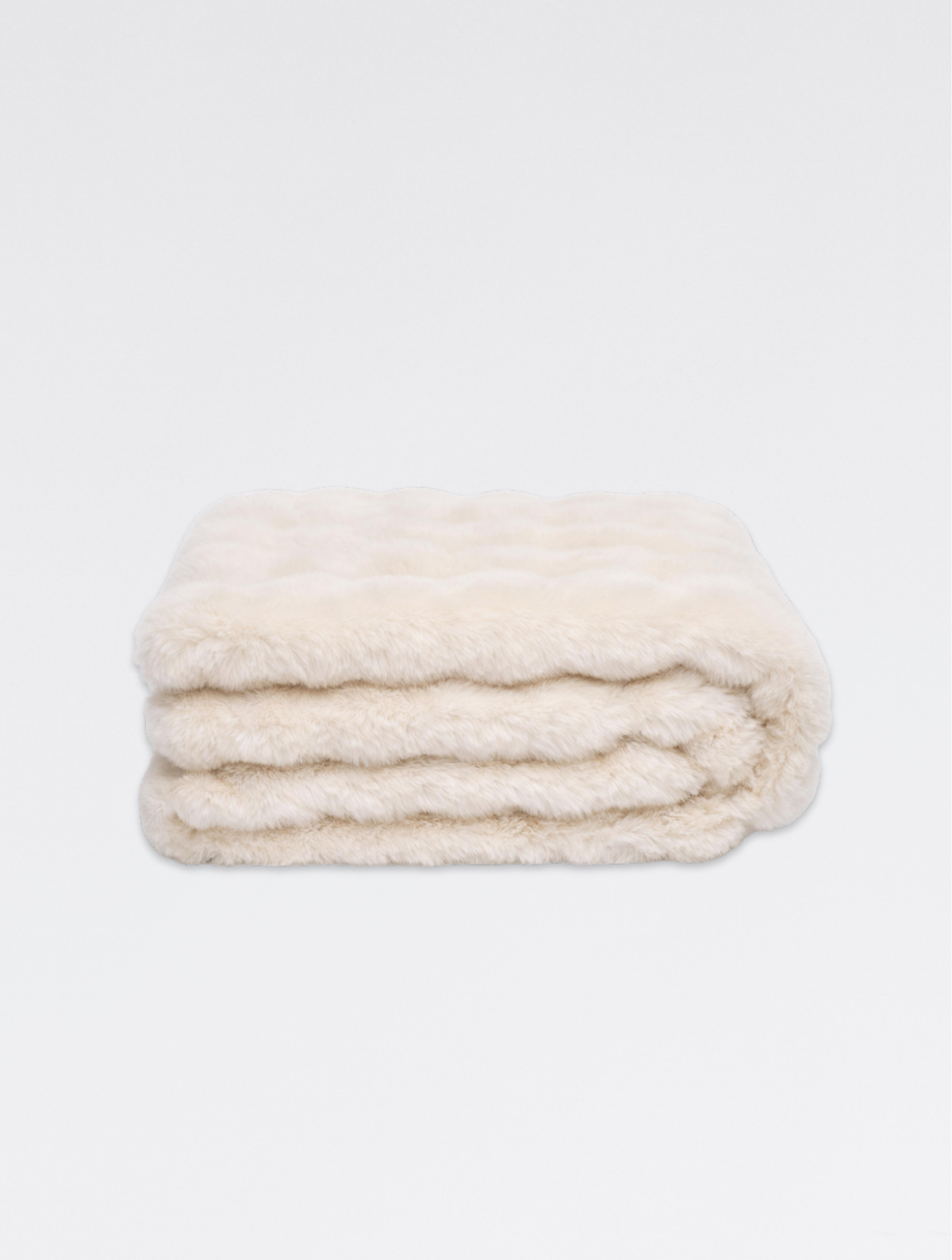 Serge Faux Fur Blanket