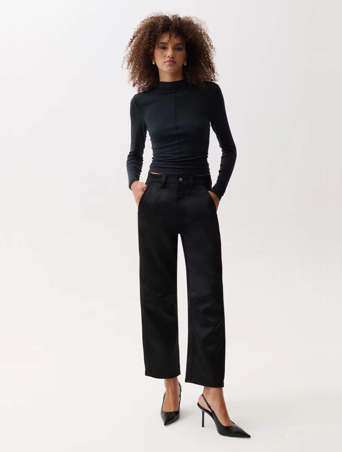 Beau Seamed Crescent Leg