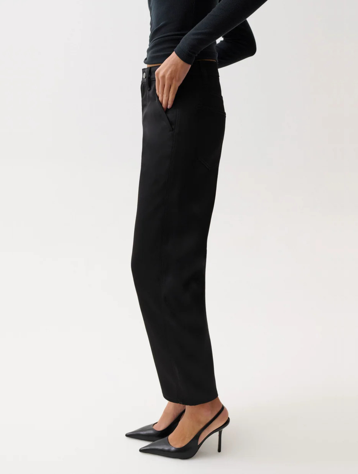 Beau Seamed Crescent Leg