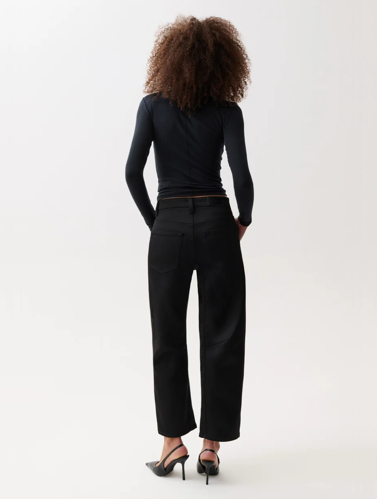 Beau Seamed Crescent Leg